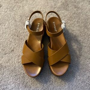 Bamboo Women's Tan Sandals